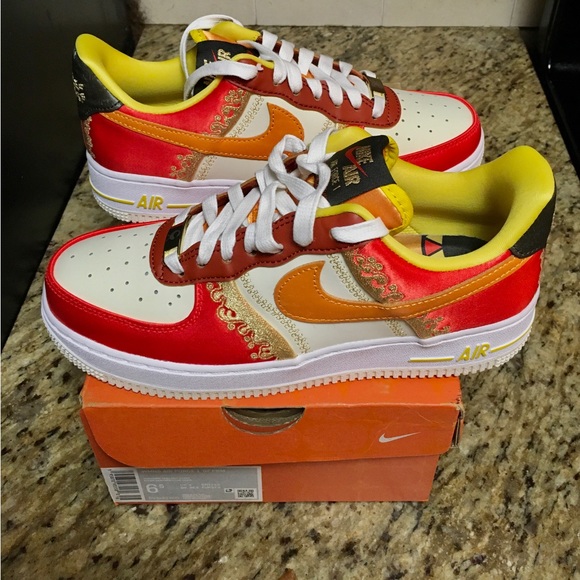 Women’s Nike Air Force 1 Low “07 Premium/ Little Accra size 6.5 - Picture 3 of 6